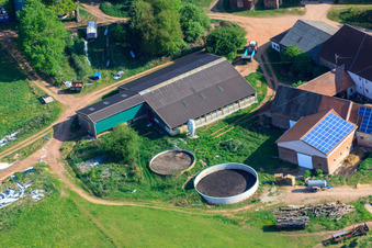 Ransbrunnerhof à Eppenbrunn dans le département Rhénanie-Palatinat, Allemagne d'en haut