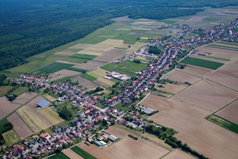 Vue oblique de Schleithal dans le département Bas Rhin, France