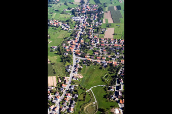 Vue aérienne de Du sud-ouest à le quartier Oberdielbach in Waldbrunn dans le département Bade-Wurtemberg, Allemagne