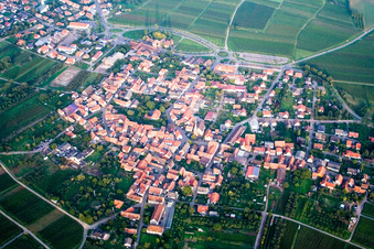 Vue aérienne de De l'ouest à le quartier Schweigen in Schweigen-Rechtenbach dans le département Rhénanie-Palatinat, Allemagne