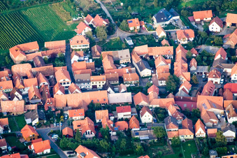 Vue aérienne de Nordring avec les appartements de vacances Meyer et Grün à le quartier Rechtenbach in Schweigen-Rechtenbach dans le département Rhénanie-Palatinat, Allemagne