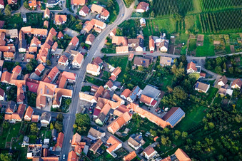 Vue aérienne de Route des vins x Rue Meadow à le quartier Rechtenbach in Schweigen-Rechtenbach dans le département Rhénanie-Palatinat, Allemagne