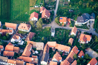 Vue aérienne de Nordring x Wasgaustr à le quartier Rechtenbach in Schweigen-Rechtenbach dans le département Rhénanie-Palatinat, Allemagne