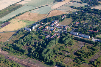 Vue aérienne de Vue sur le village à le quartier Quarmbeck in Quedlinburg dans le département Saxe-Anhalt, Allemagne