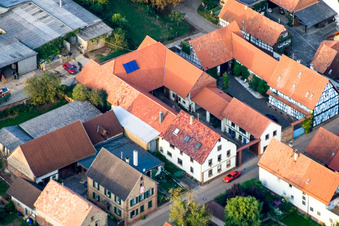 Domaine viticole Nagel à Vollmersweiler dans le département Rhénanie-Palatinat, Allemagne depuis l'avion