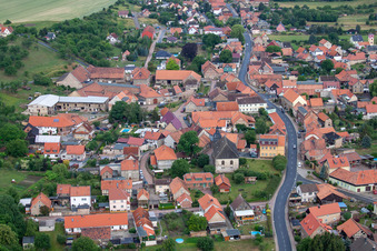 Vue aérienne de Vue sur le village à le quartier Timmenrode in Blankenburg dans le département Saxe-Anhalt, Allemagne