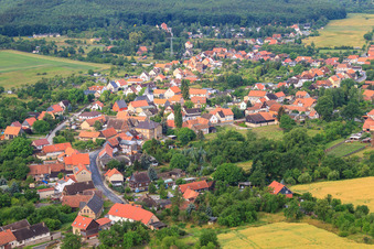 Vue aérienne de Longue rue à le quartier Wienrode in Blankenburg dans le département Saxe-Anhalt, Allemagne