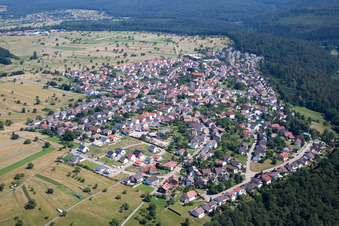 Vue aérienne de Du nord à le quartier Pfaffenrot in Marxzell dans le département Bade-Wurtemberg, Allemagne