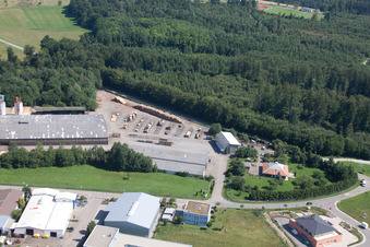 Photographie aérienne de Sites de production de corthum Nordschwarzwald GmbH - corthum Erdenwerk à le quartier Pfaffenrot in Marxzell dans le département Bade-Wurtemberg, Allemagne