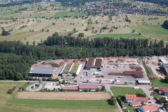 Vue aérienne de Corthum – Erdenwerk Forst Humus GmbH Im Schwarzenbusch 8, Marxzell-Pfaffenrot à le quartier Pfaffenrot in Marxzell dans le département Bade-Wurtemberg, Allemagne