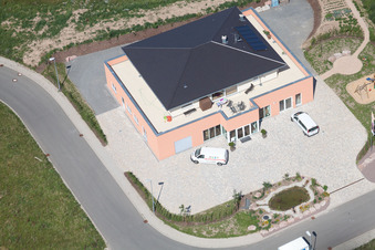 Zone commerciale Im Schwarzenbusch à le quartier Pfaffenrot in Marxzell dans le département Bade-Wurtemberg, Allemagne depuis l'avion