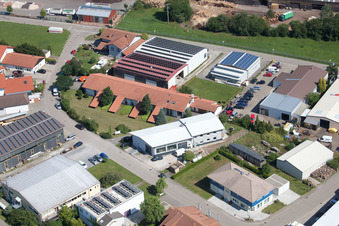 Zone commerciale Im Schwarzenbusch à le quartier Pfaffenrot in Marxzell dans le département Bade-Wurtemberg, Allemagne vue d'en haut
