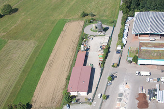 Vue oblique de Corthum – Erdenwerk Forst Humus GmbH Im Schwarzenbusch 8, Marxzell-Pfaffenrot à le quartier Pfaffenrot in Marxzell dans le département Bade-Wurtemberg, Allemagne