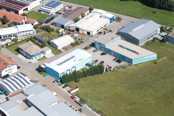 Zone commerciale Im Schwarzenbusch à le quartier Pfaffenrot in Marxzell dans le département Bade-Wurtemberg, Allemagne vue du ciel