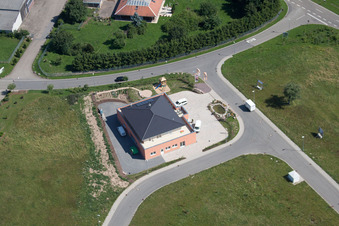 Enregistrement par drone de Zone commerciale Im Schwarzenbusch à le quartier Pfaffenrot in Marxzell dans le département Bade-Wurtemberg, Allemagne