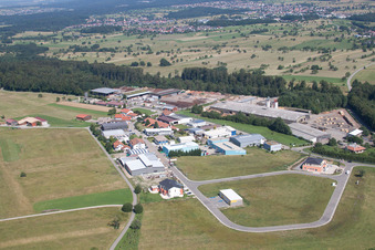Sites de production de corthum Nordschwarzwald GmbH - corthum Erdenwerk à le quartier Pfaffenrot in Marxzell dans le département Bade-Wurtemberg, Allemagne depuis l'avion