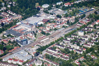 Vue aérienne de Gare de la ville à Ettlingen dans le département Bade-Wurtemberg, Allemagne