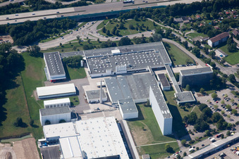 Vue aérienne de Locaux de l'usine Dr. Oetker Professional à Ettlingen dans le département Bade-Wurtemberg, Allemagne