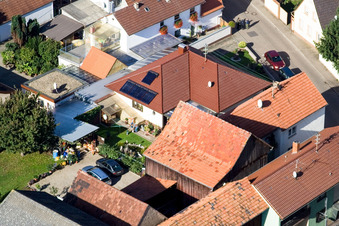 Brehmstr à le quartier Minderslachen in Kandel dans le département Rhénanie-Palatinat, Allemagne hors des airs