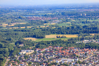 Vue aérienne de Vue de la ville depuis le nord à Jockgrim dans le département Rhénanie-Palatinat, Allemagne