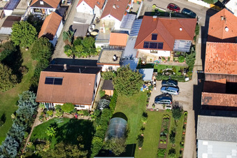 Brehmstr à le quartier Minderslachen in Kandel dans le département Rhénanie-Palatinat, Allemagne vue du ciel