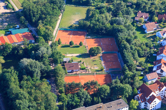 Vue aérienne de Courts de tennis du TC77 à Jockgrim dans le département Rhénanie-Palatinat, Allemagne