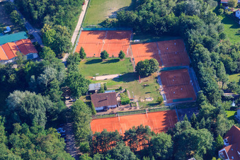 Vue aérienne de Courts de tennis du TC77 à Jockgrim dans le département Rhénanie-Palatinat, Allemagne