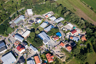 Vue aérienne de Zone industrielle et implantation d'entreprises de Mittelwegring à Jockgrim dans le département Rhénanie-Palatinat, Allemagne