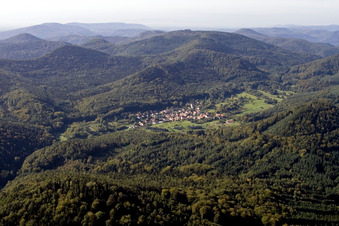 Photographie aérienne de Vue des rues et des maisons dans les quartiers résidentiels à Böllenborn dans le département Rhénanie-Palatinat, Allemagne