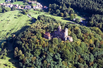 Château de Berwartstein à Erlenbach bei Dahn dans le département Rhénanie-Palatinat, Allemagne depuis l'avion