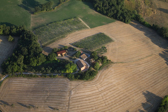 San Martino dei Muri dans le département Les Marches, Italie depuis l'avion
