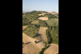 Image drone de Isola di Fano dans le département Les Marches, Italie