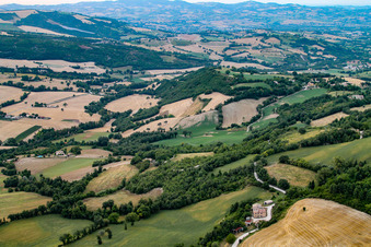Photographie aérienne de Cartoceto dans le département Les Marches, Italie