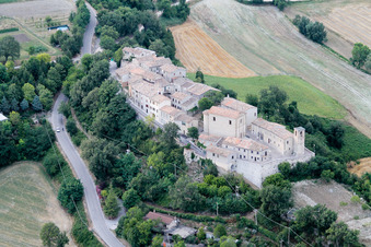 Image drone de Cartoceto dans le département Les Marches, Italie