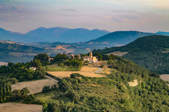 Isola di Fano dans le département Les Marches, Italie d'en haut