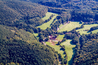 Vue aérienne de Sankt Germannshof à le quartier Sankt Germanshof in Bobenthal dans le département Rhénanie-Palatinat, Allemagne