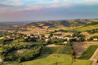 Photographie aérienne de Sant'Ippolito dans le département Les Marches, Italie