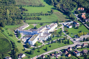 Vue aérienne de Hôpital à Wissembourg dans le département Bas Rhin, France