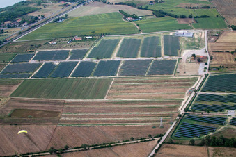 Vue aérienne de Borghetto dans le département Ombrie, Italie