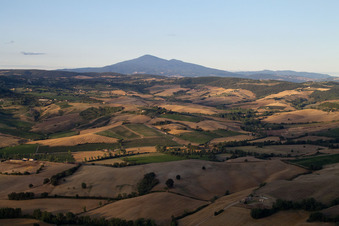 Vue aérienne de La Pievaccia dans le département Toscane, Italie