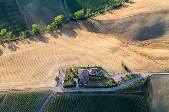 Vue aérienne de Montepulciano dans le département Siena, Italie
