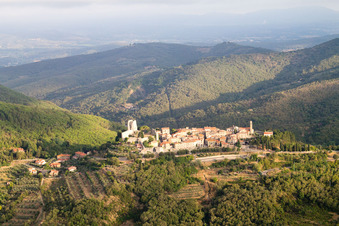 Vue oblique de Civitella in Val di Chiana dans le département Arezzo, Italie