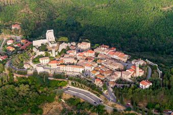Vue aérienne de Quartier historique et centre-ville de Civitella In Val di Chiana à Civitella in Val di Chiana dans le département Arezzo, Italie