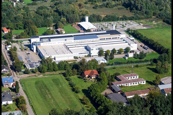 Vue aérienne de Zone industrielle d'Am Bruchbach à le quartier Schaidt in Wörth am Rhein dans le département Rhénanie-Palatinat, Allemagne