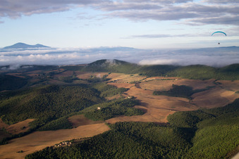 Sinalunga dans le département Siena, Italie hors des airs