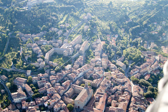 Cortona dans le département Arezzo, Italie vue d'en haut