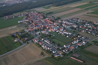 Vue oblique de Quartier Hayna in Herxheim bei Landau dans le département Rhénanie-Palatinat, Allemagne