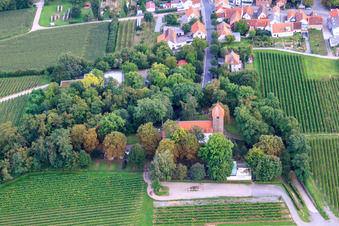 Vue aérienne de Protestation. Église Wollmesheim à le quartier Wollmesheim in Landau in der Pfalz dans le département Rhénanie-Palatinat, Allemagne