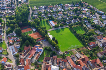 Terrain de football Mörzheim à le quartier Mörzheim in Landau in der Pfalz dans le département Rhénanie-Palatinat, Allemagne d'en haut