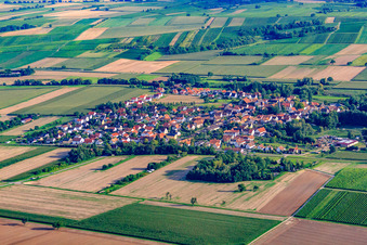 Vue aérienne de Vue du village depuis le nord-ouest à Barbelroth dans le département Rhénanie-Palatinat, Allemagne